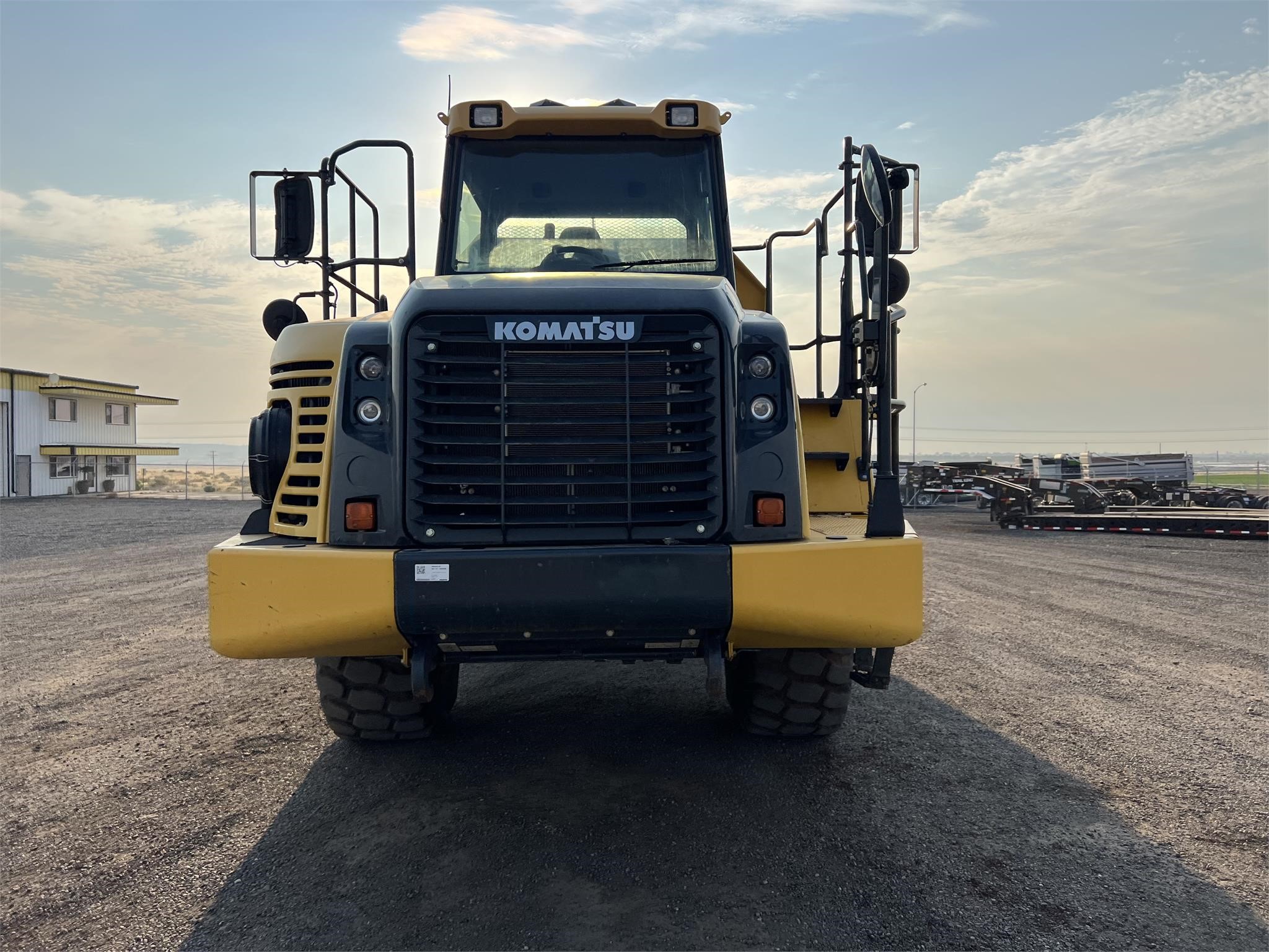 2019 KOMATSU HM300-5 - image 2 of 6