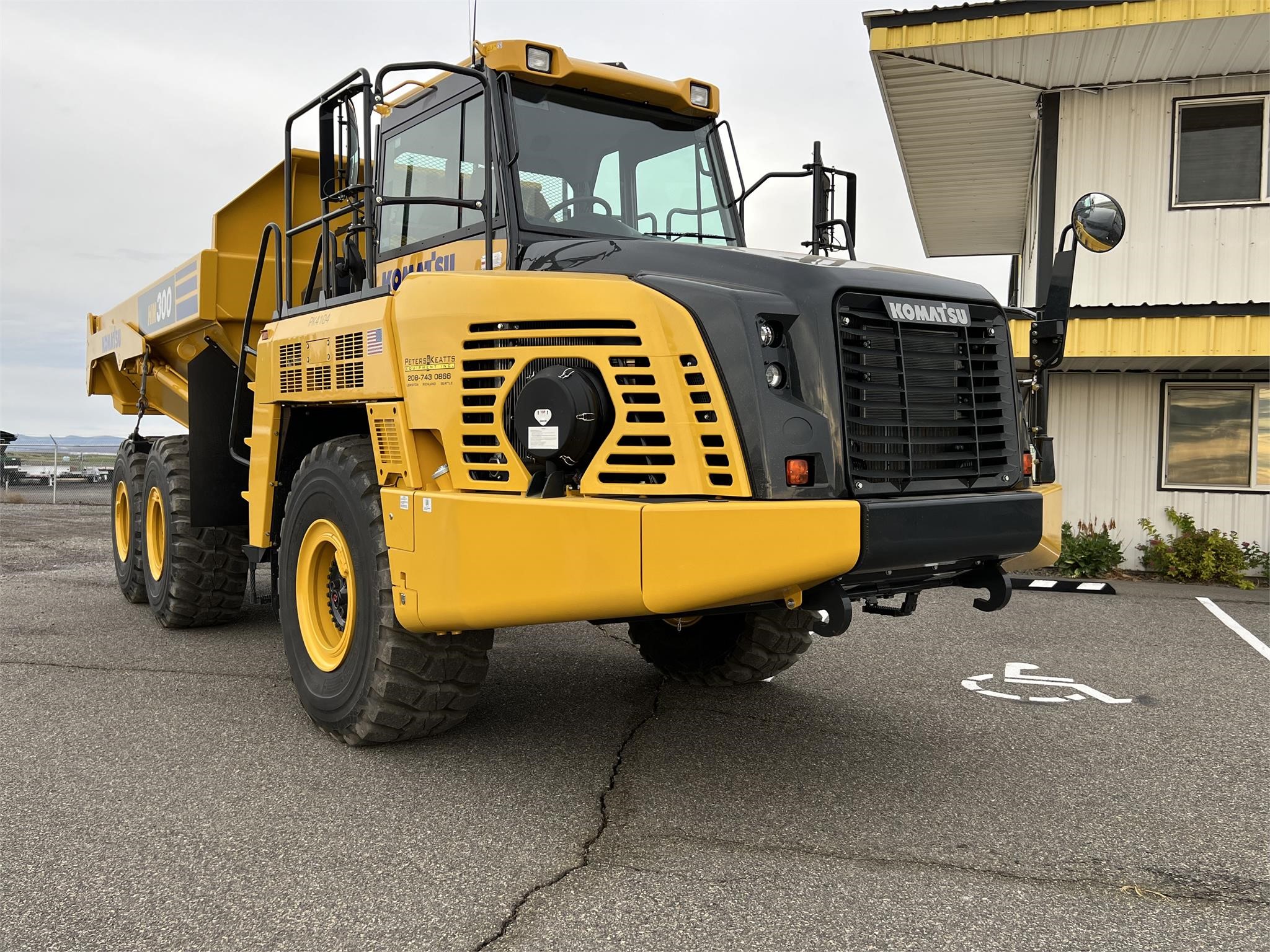 2022 KOMATSU HM300-5 - image 2 of 6