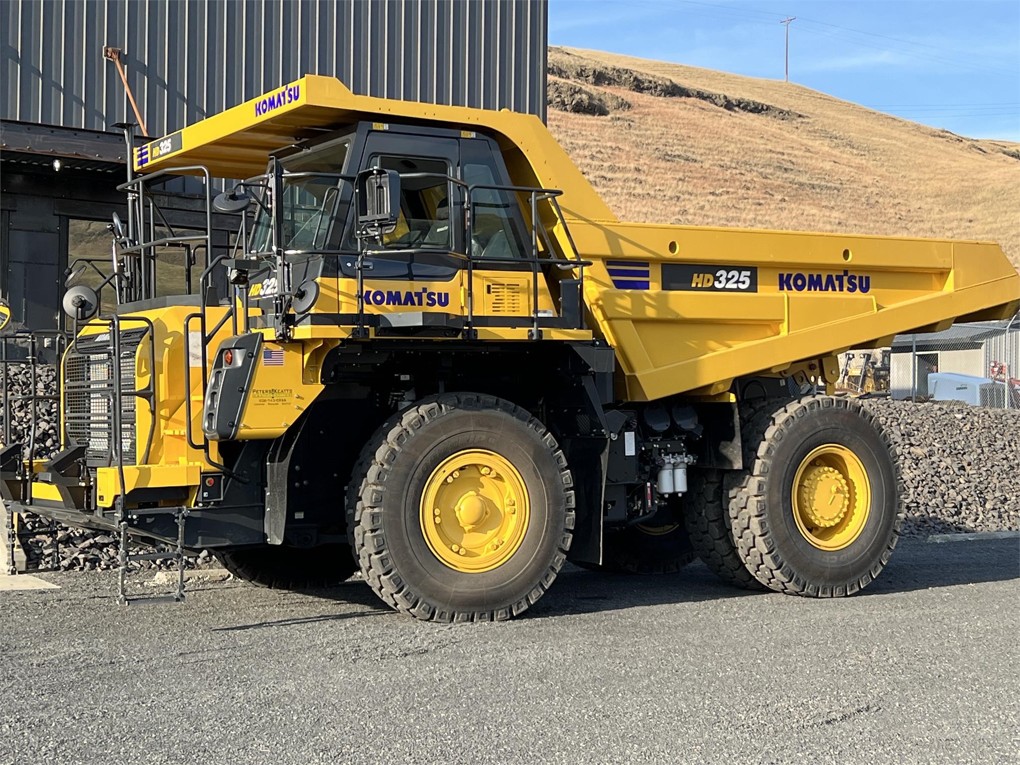 2022 KOMATSU HD325-8 - image 1 of 6