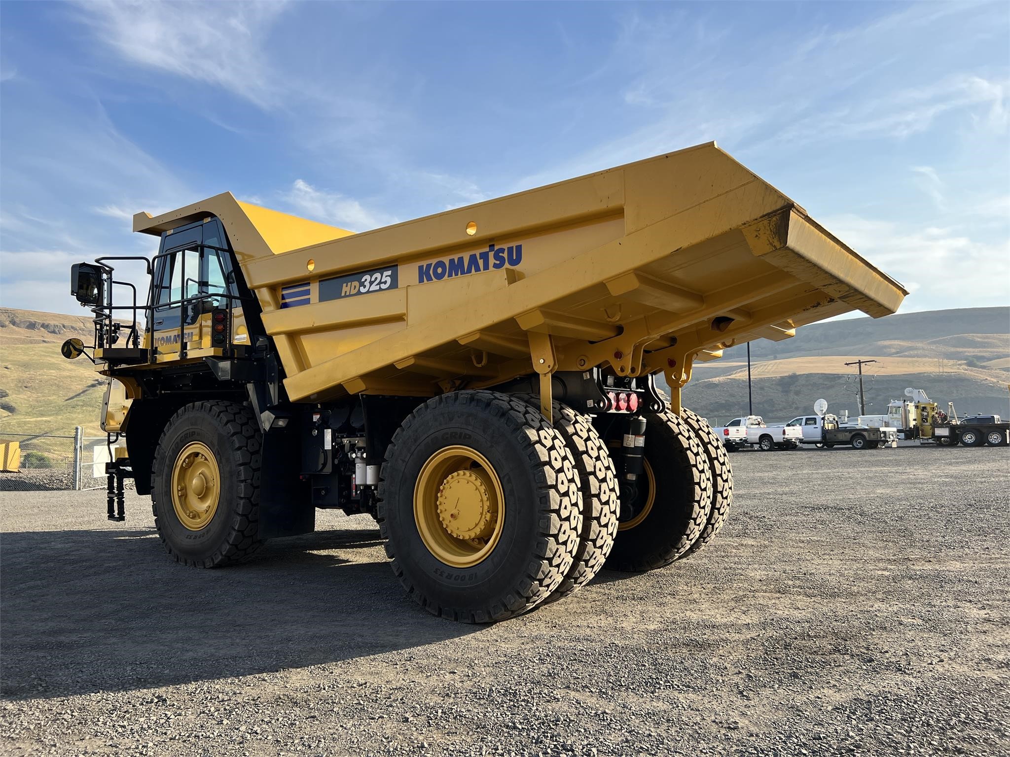 2022 KOMATSU HD325-8 - image 6 of 6