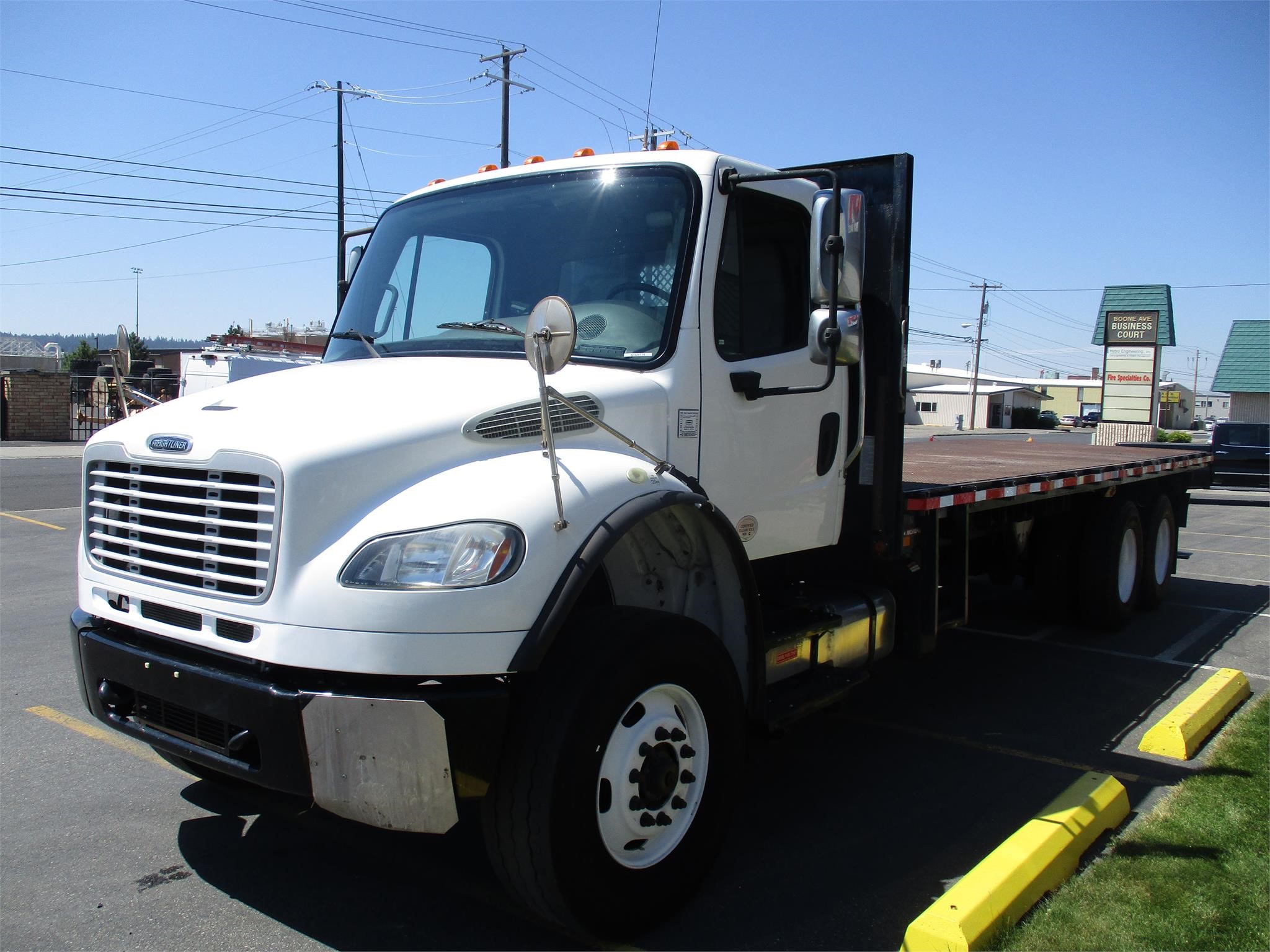 2014 FREIGHTLINER BUSINESS CLASS M2 106 - Peters & Keatts Equipment Inc.