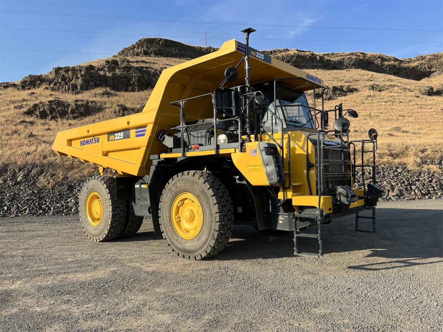 2022 KOMATSU HD325-8 - Peters & Keatts Equipment Inc.