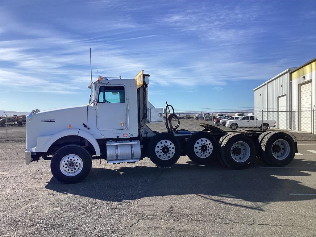 1998 KENWORTH T800 - Peters & Keatts Equipment Inc.