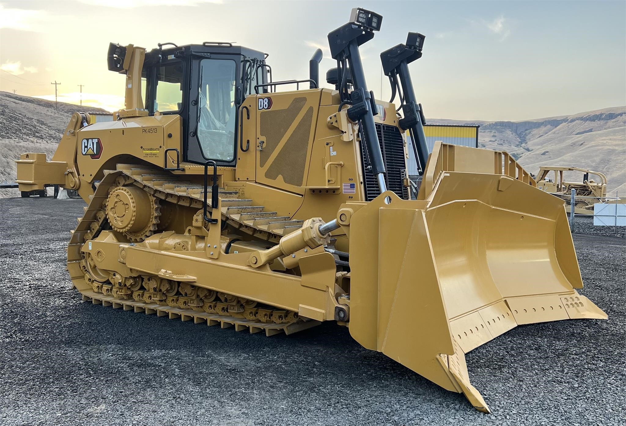 2023 CATERPILLAR D8 - image 1 of 6