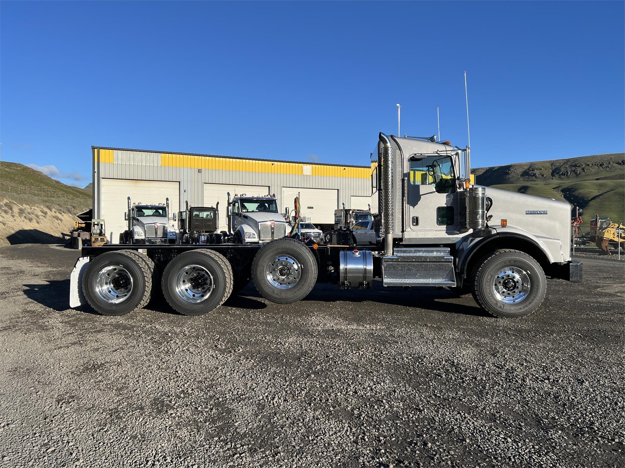 2024 KENWORTH T800 Peters & Keatts Equipment Inc.