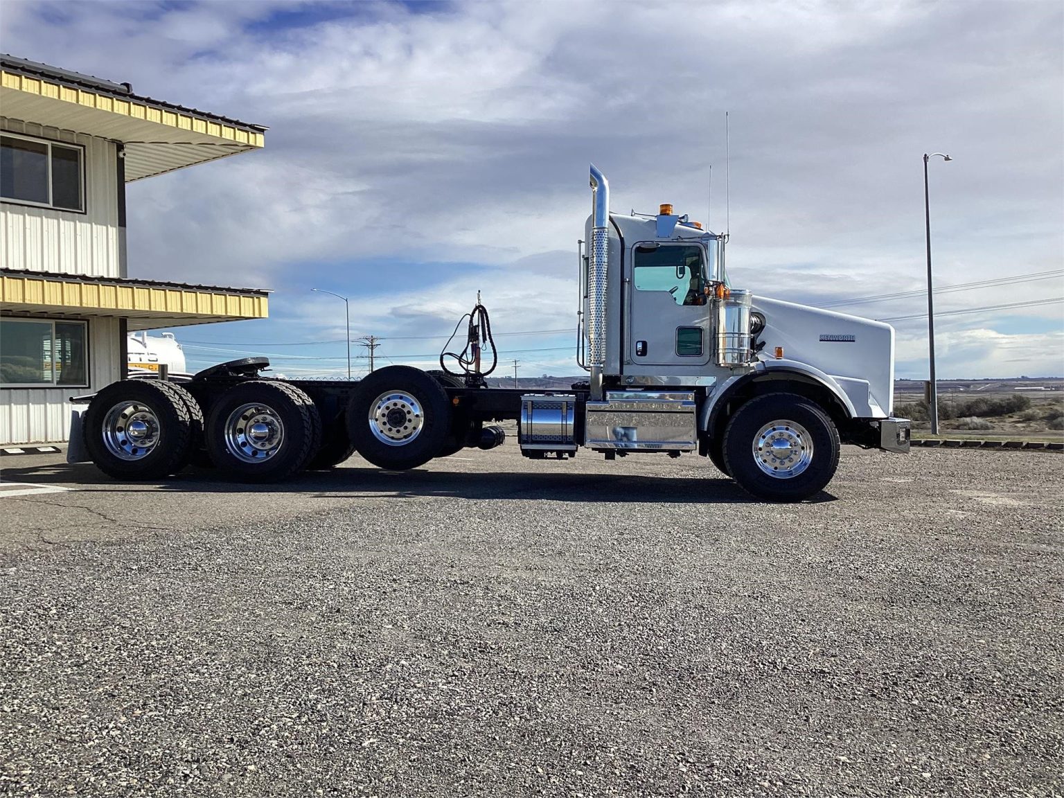 2024 KENWORTH T800 Peters & Keatts Equipment Inc.