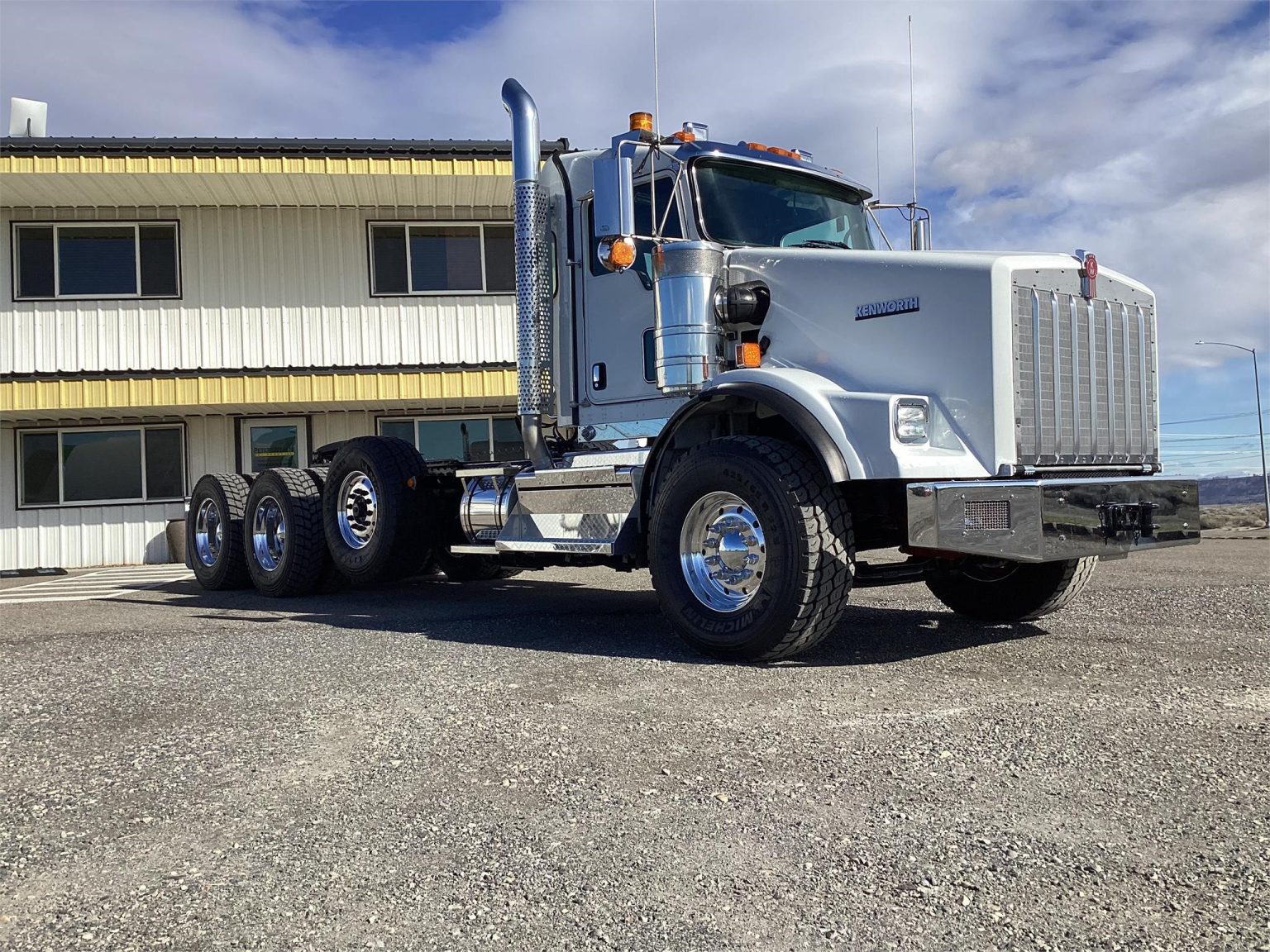 2024 KENWORTH T800 Peters & Keatts Equipment Inc.