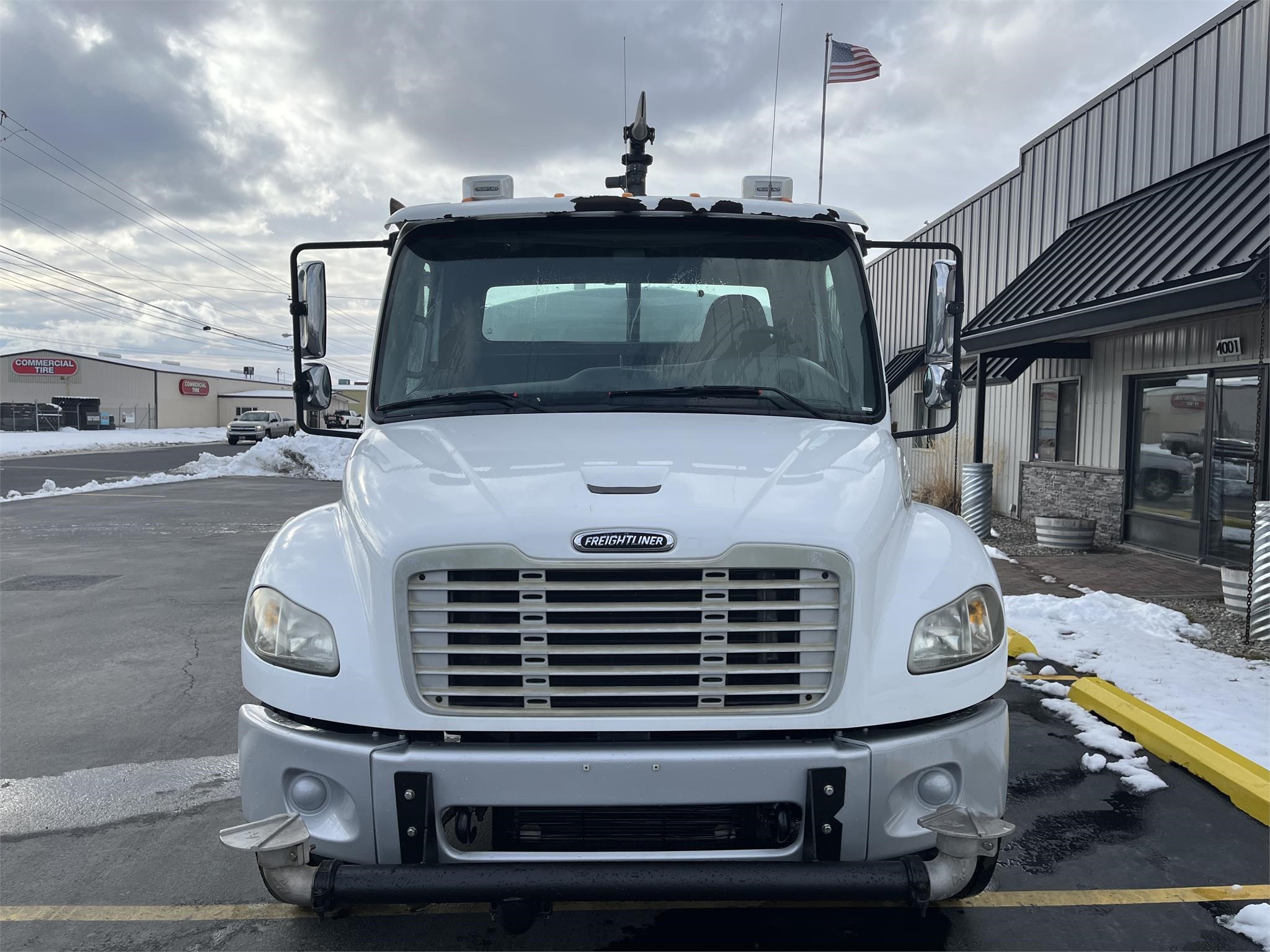 2004 FREIGHTLINER BUSINESS CLASS M2 106 - image 2 of 6