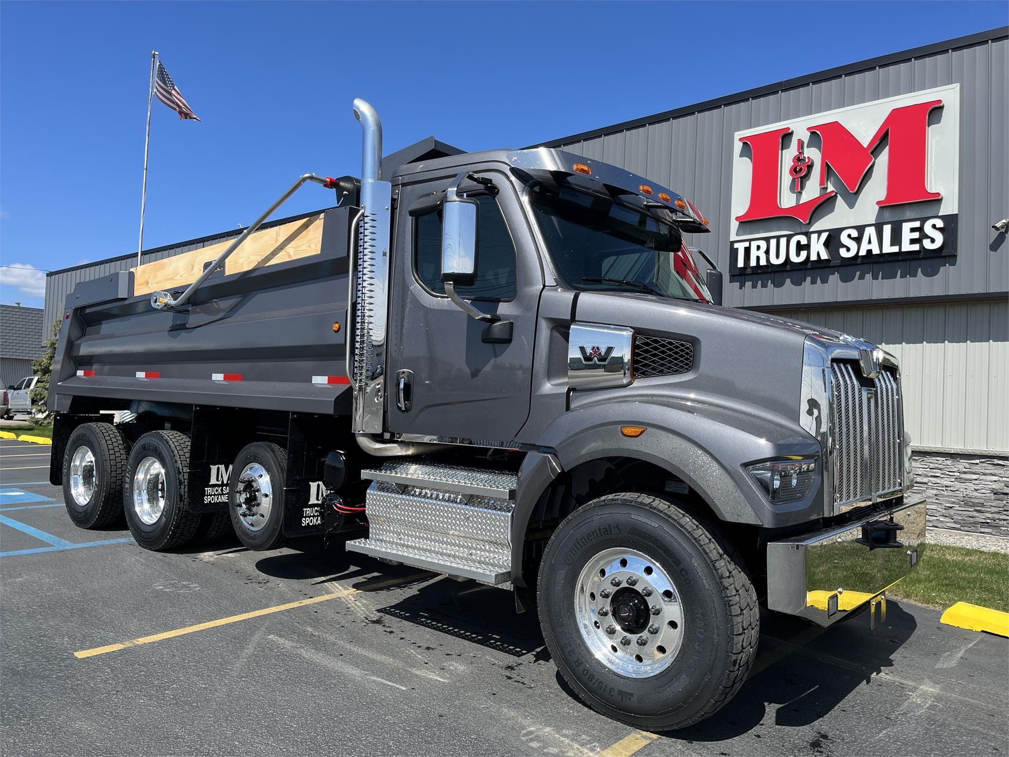 2024 WESTERN STAR 47X - Peters & Keatts Equipment Inc.