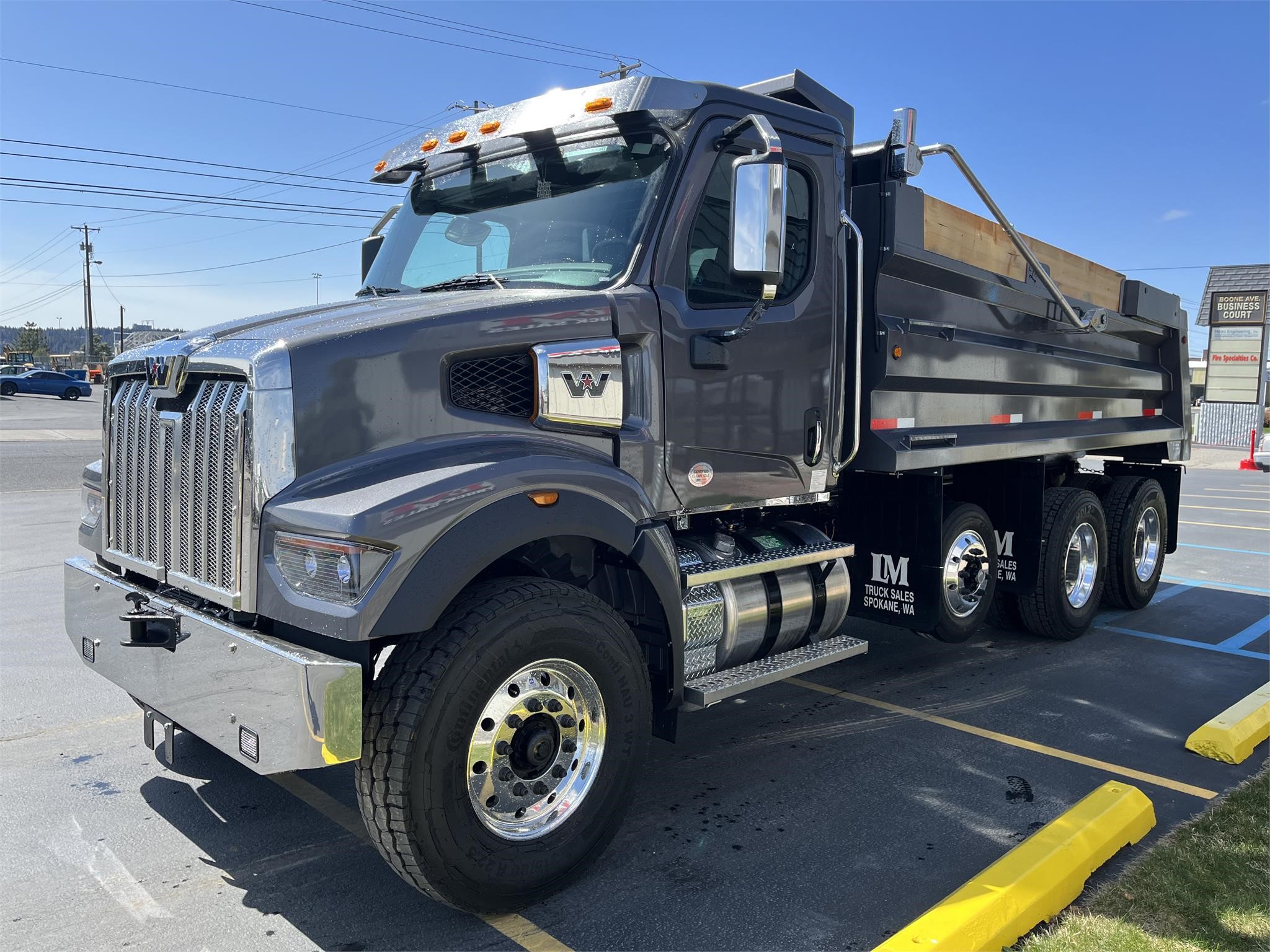 2024 WESTERN STAR 47X - image 3 of 6