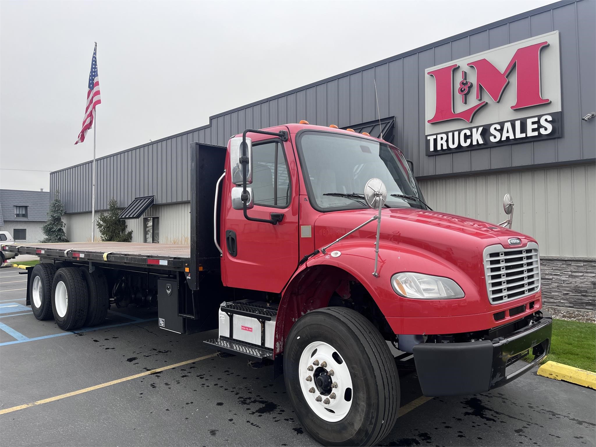 2018 FREIGHTLINER BUSINESS CLASS M2 106 - image 1 of 6