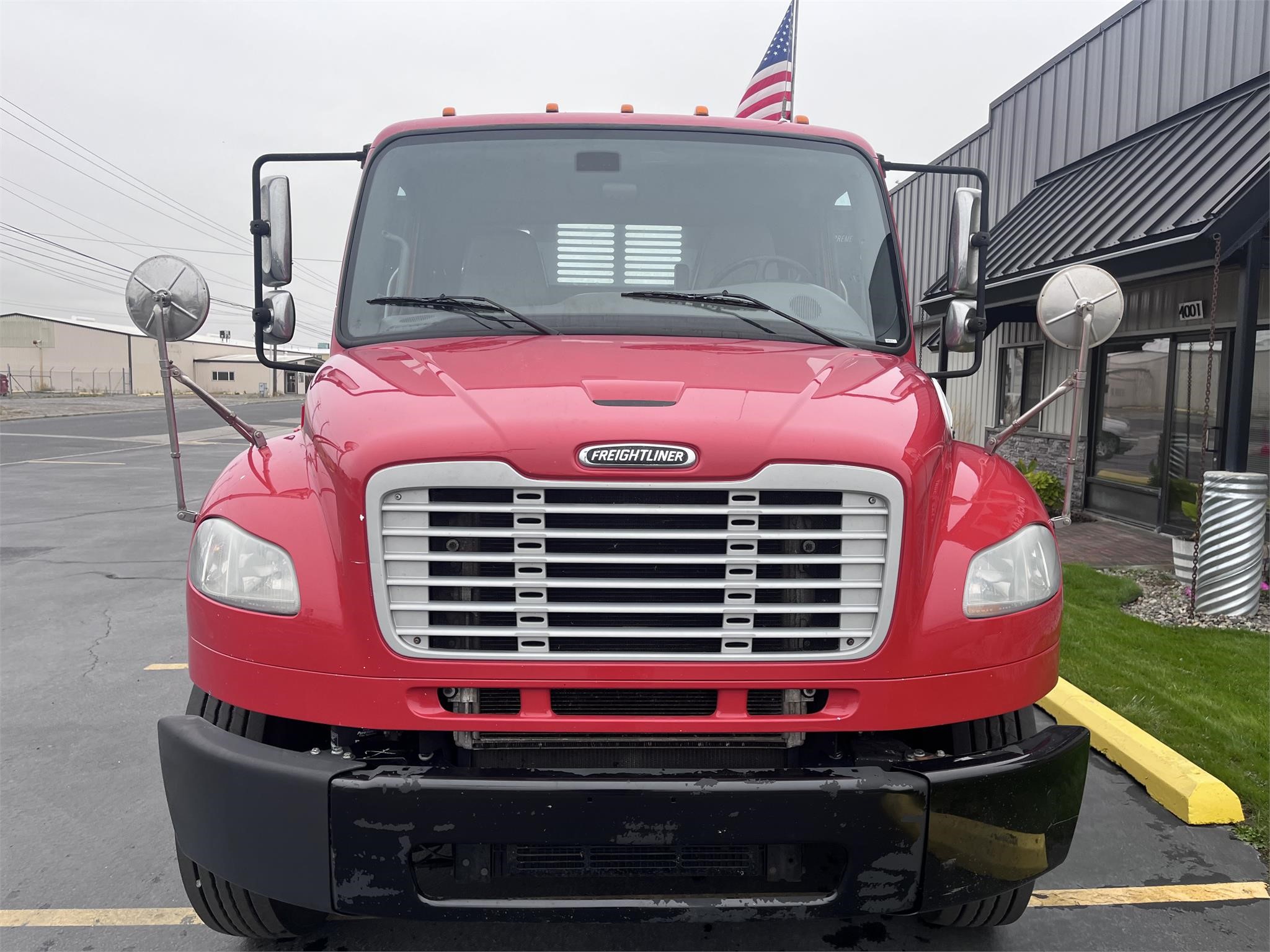 2018 FREIGHTLINER BUSINESS CLASS M2 106 - image 4 of 6