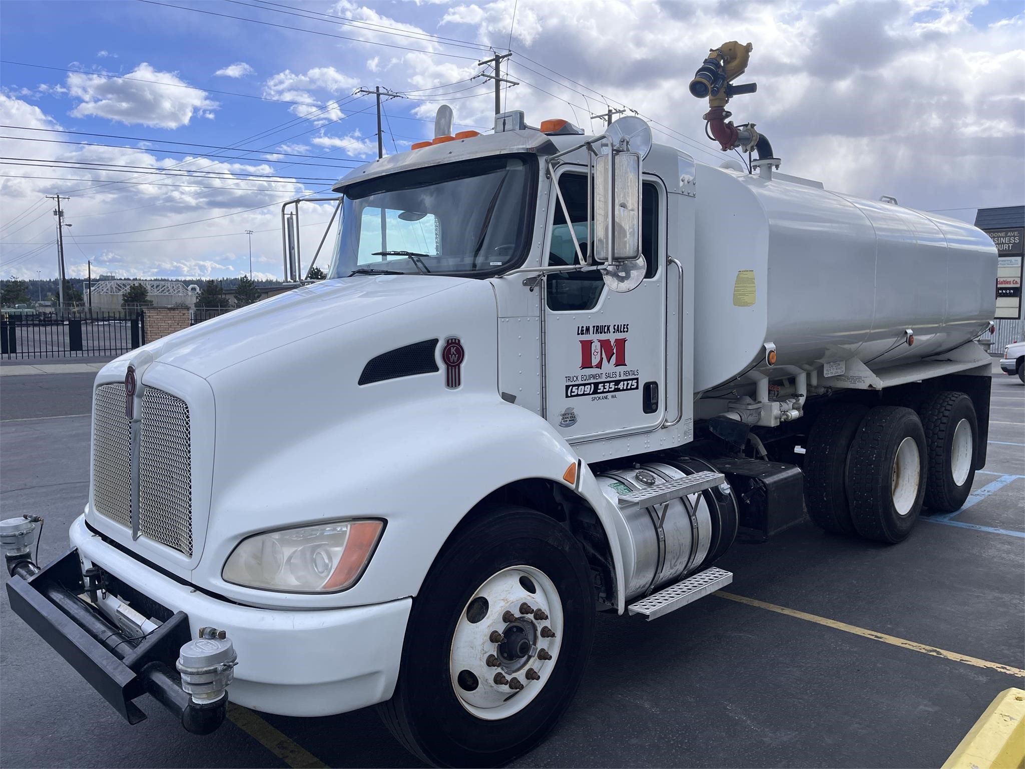 2012 KENWORTH T370 - image 2 of 6