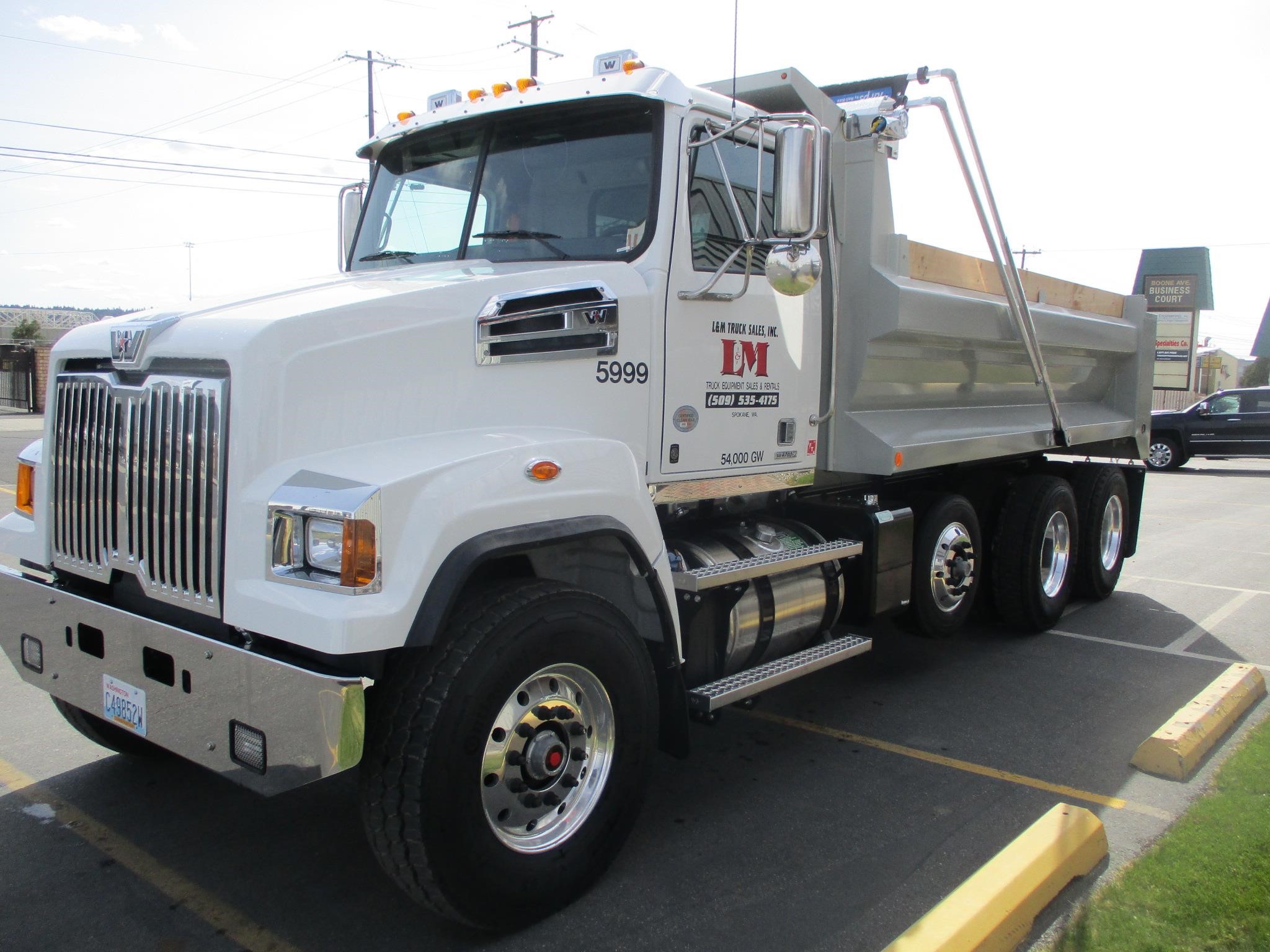 2022 WESTERN STAR 4700 - image 2 of 6