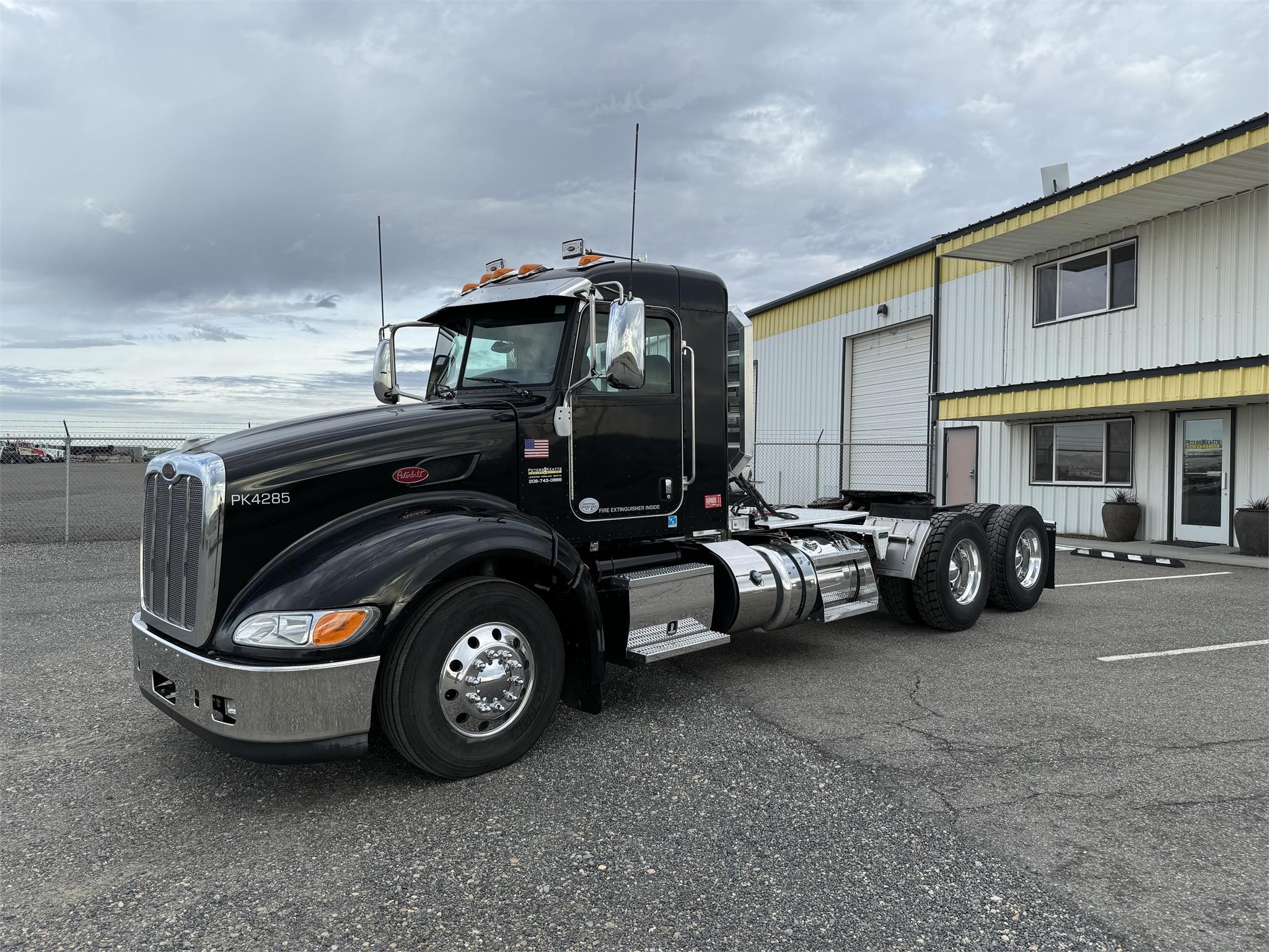 2014 PETERBILT 386 - image 1 of 5