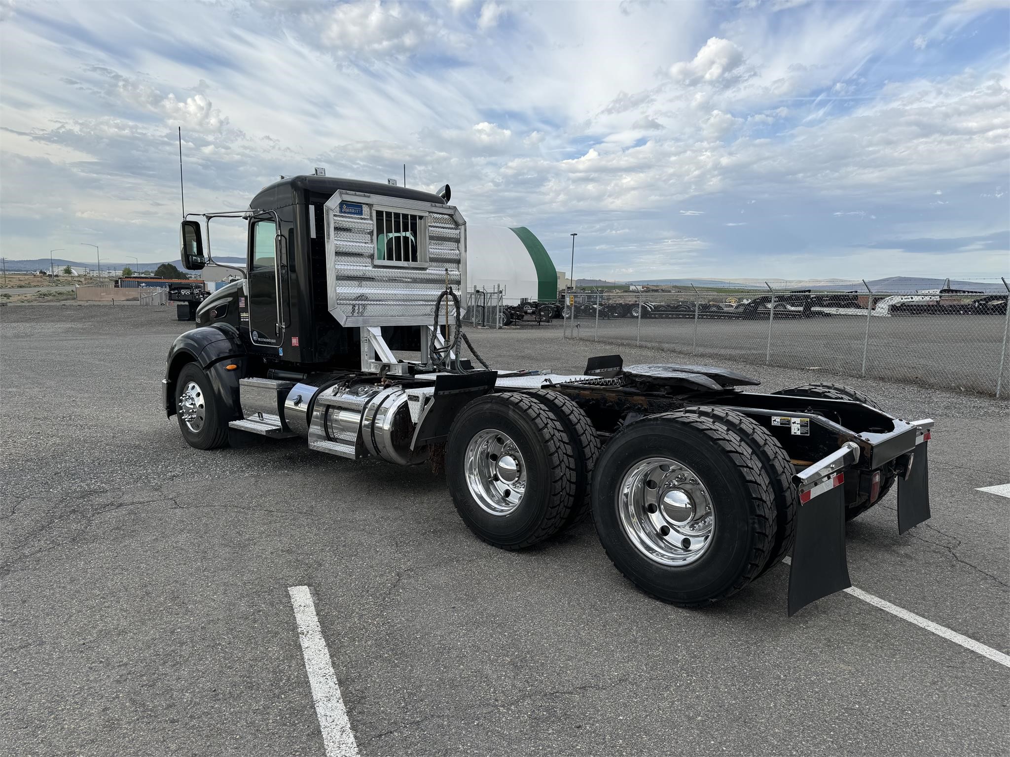 2014 PETERBILT 386 - image 2 of 5