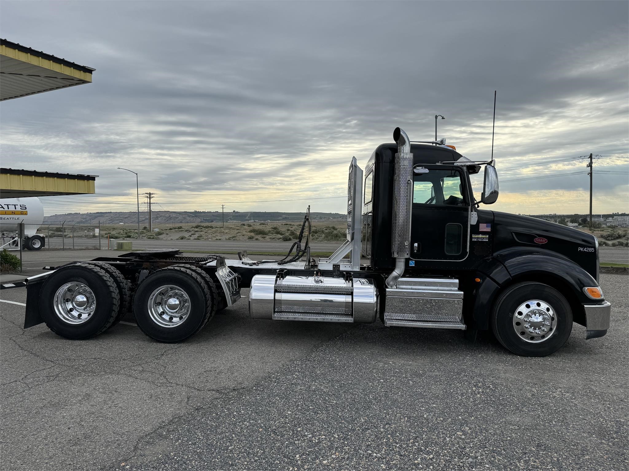 2014 PETERBILT 386 - image 4 of 5