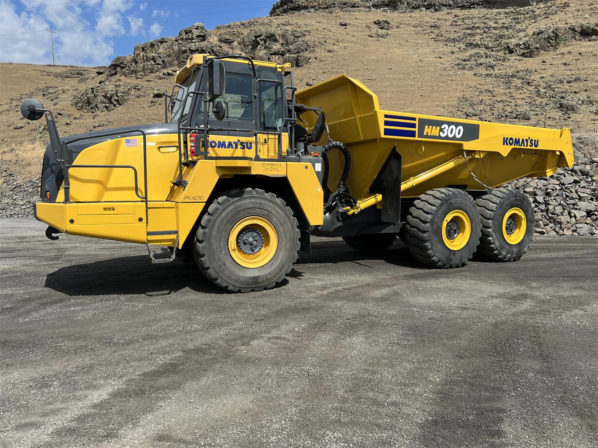 2019 KOMATSU HM300-5 - image 1 of 6