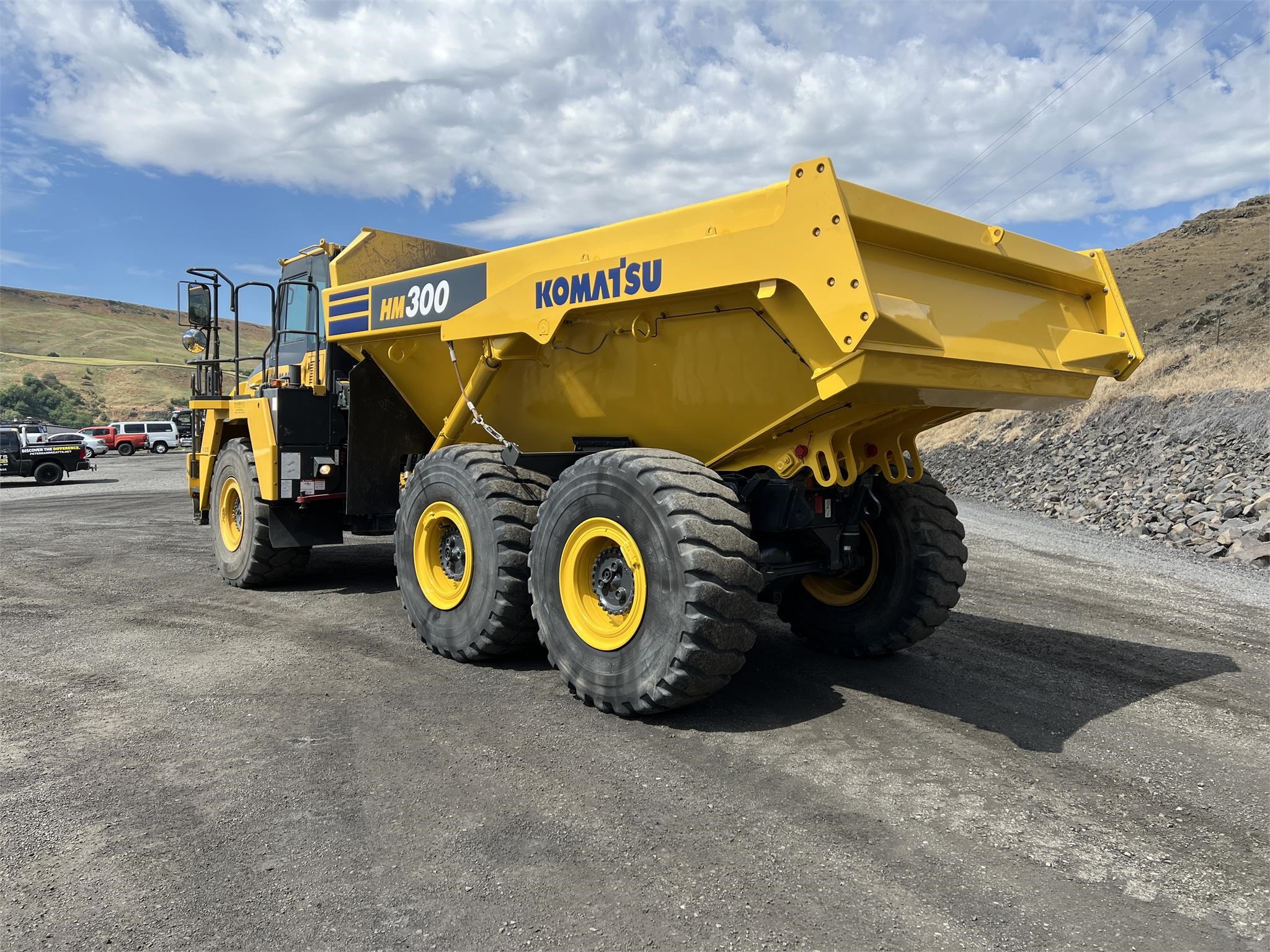 2019 KOMATSU HM300-5 - image 3 of 6