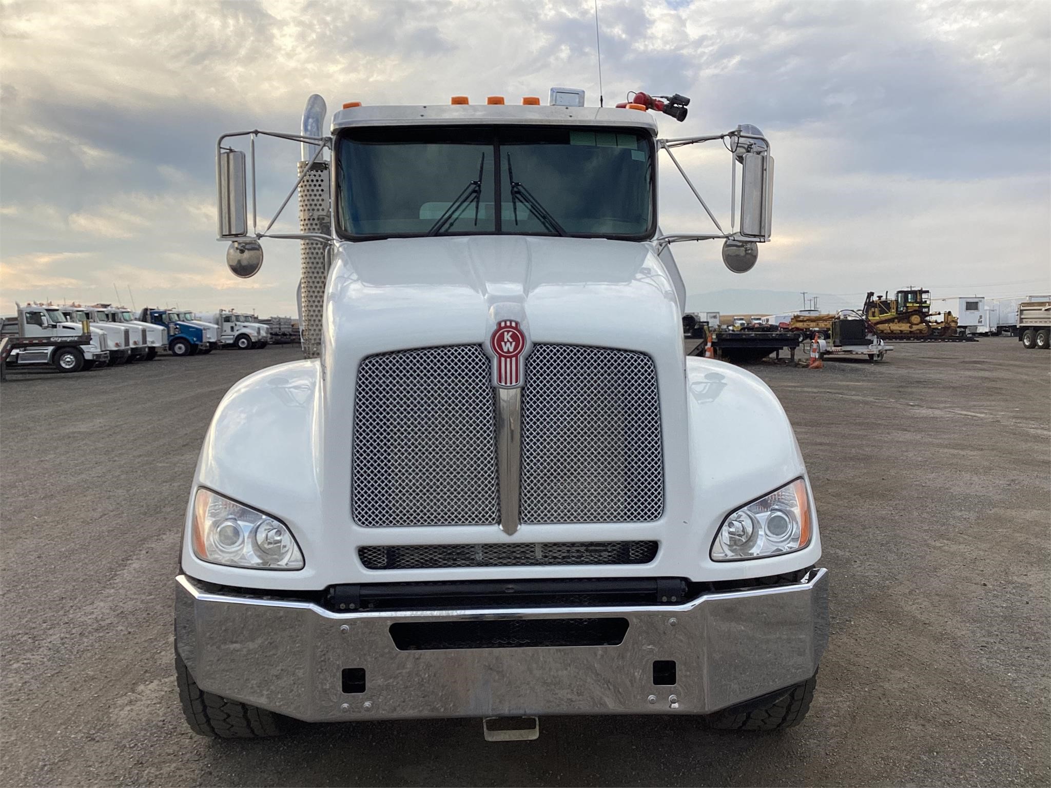 2022 KENWORTH T400 - image 2 of 6