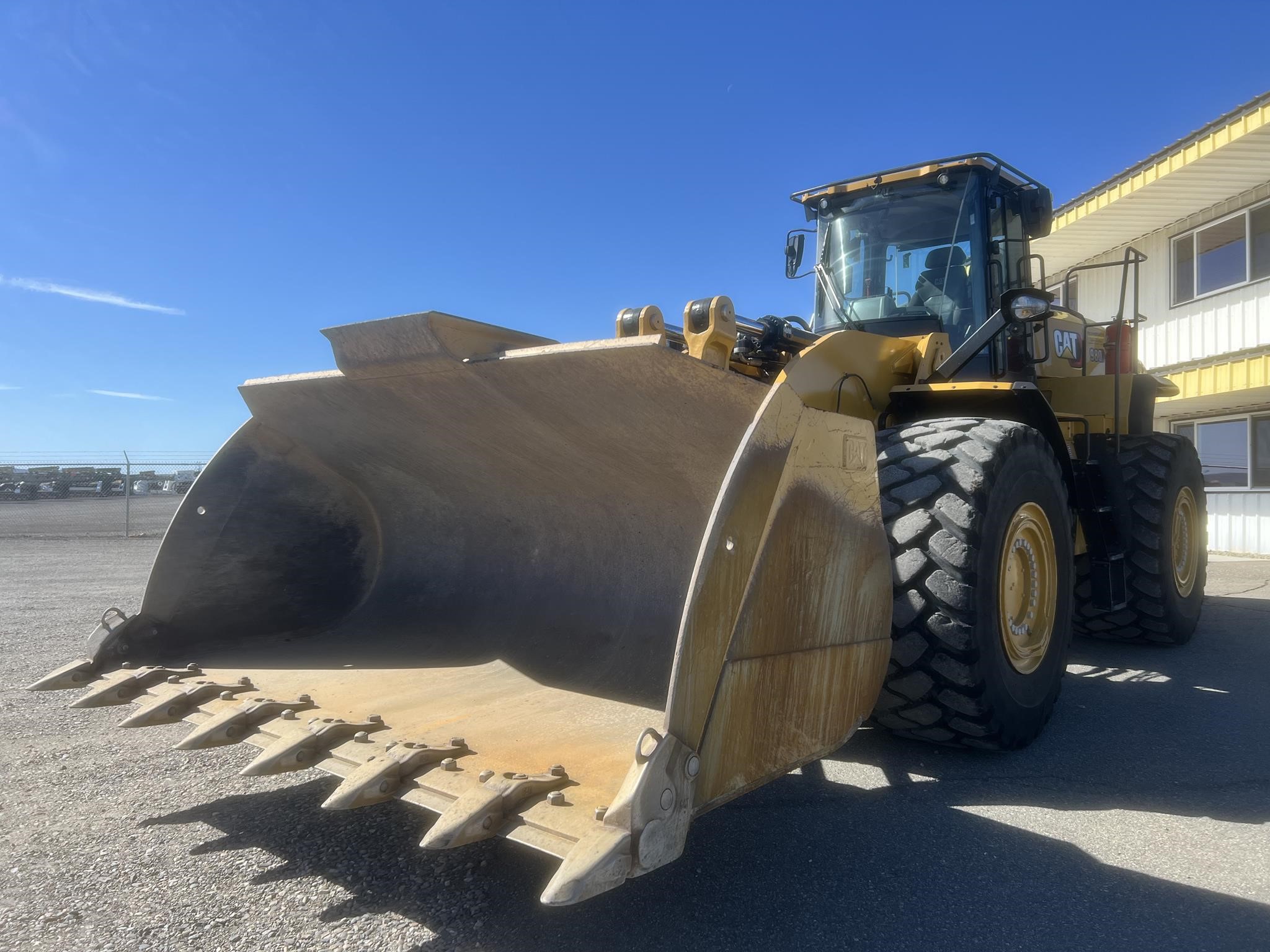 2022 CATERPILLAR 980 - image 2 of 6