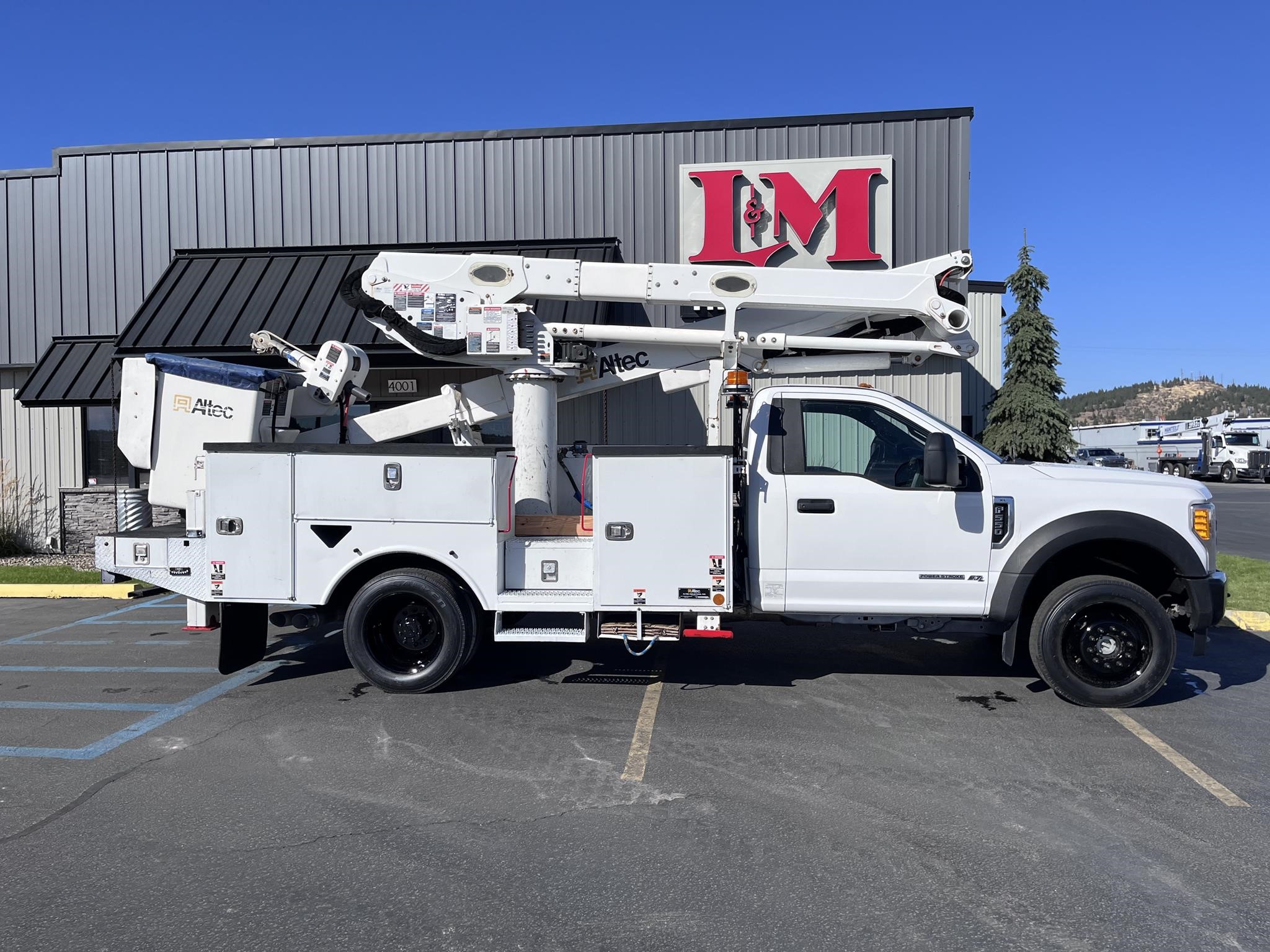 2018 ALTEC AT48M - image 2 of 6