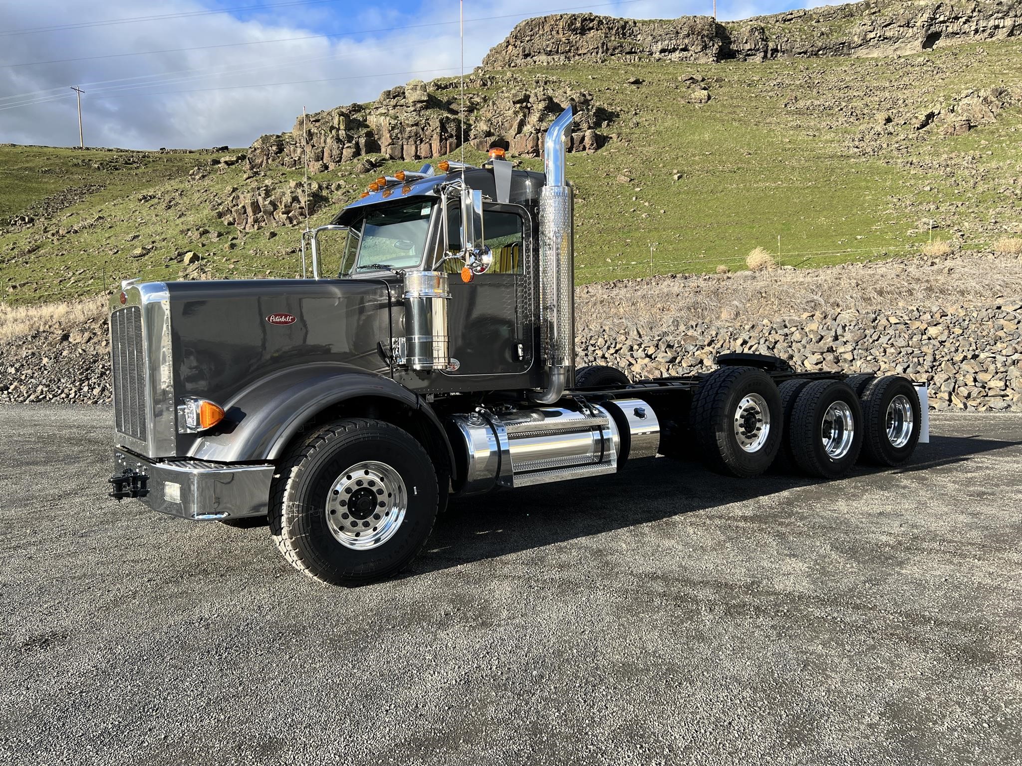 2024 PETERBILT 367 - image 1 of 6