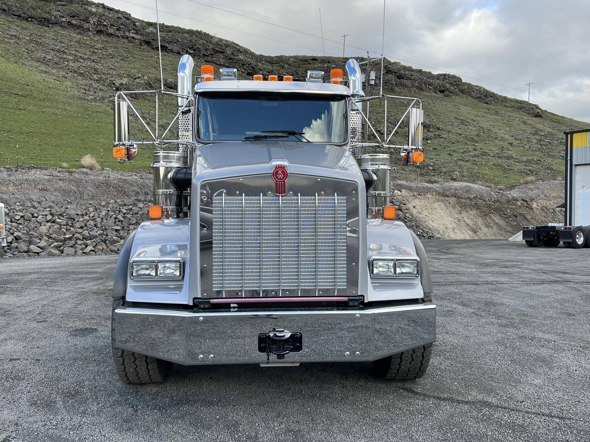 2025 KENWORTH T800 - image 2 of 6