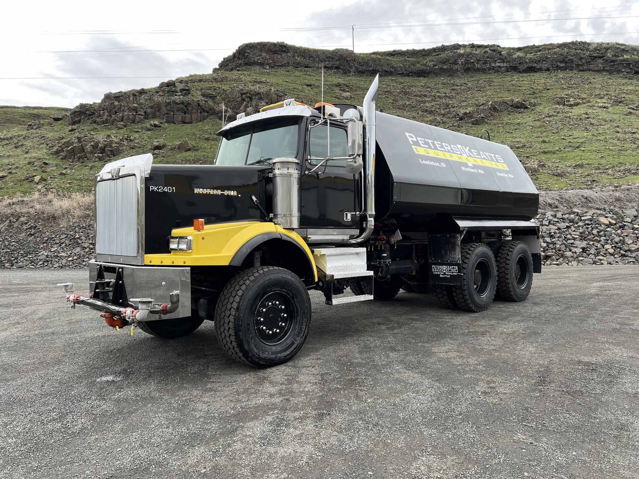 1999 WESTERN STAR 4964SX - image 1 of 6