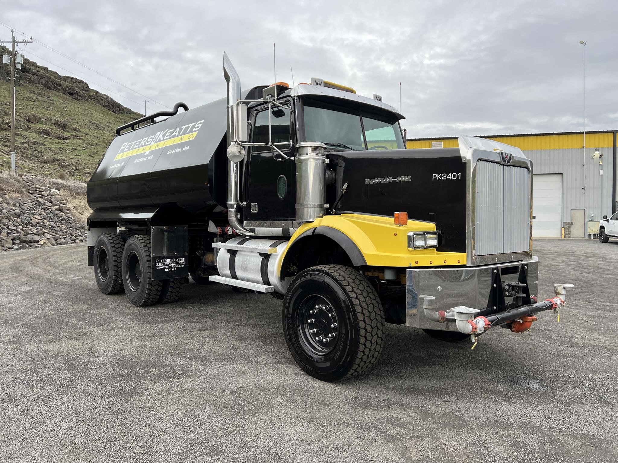 1999 WESTERN STAR 4964SX - image 3 of 6