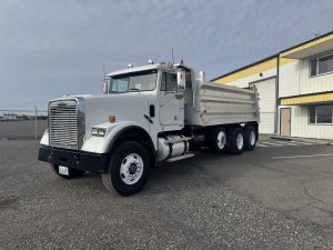 2005 FREIGHTLINER FLD120 9037656286