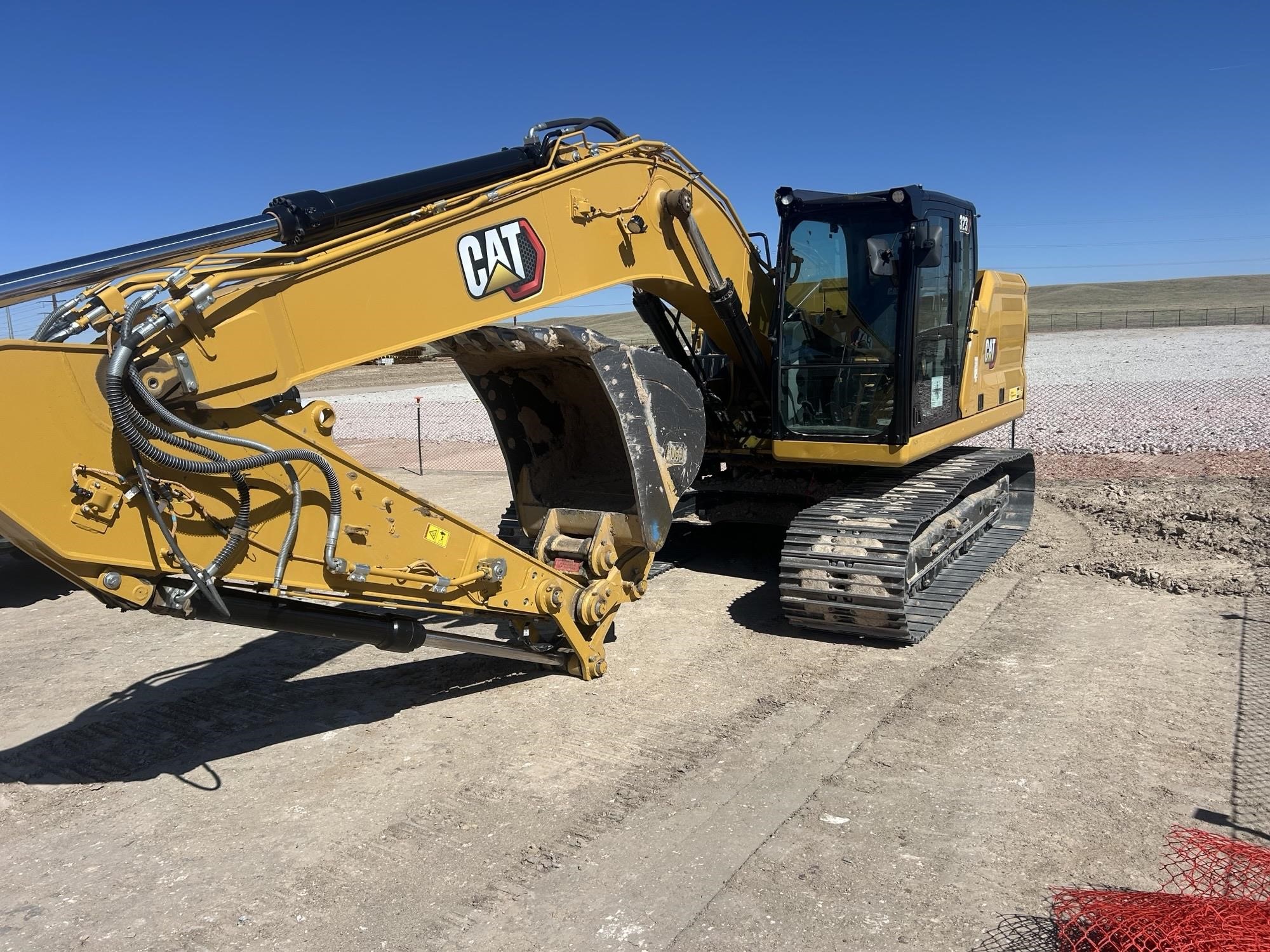 2023 CATERPILLAR 323 - image 1 of 6