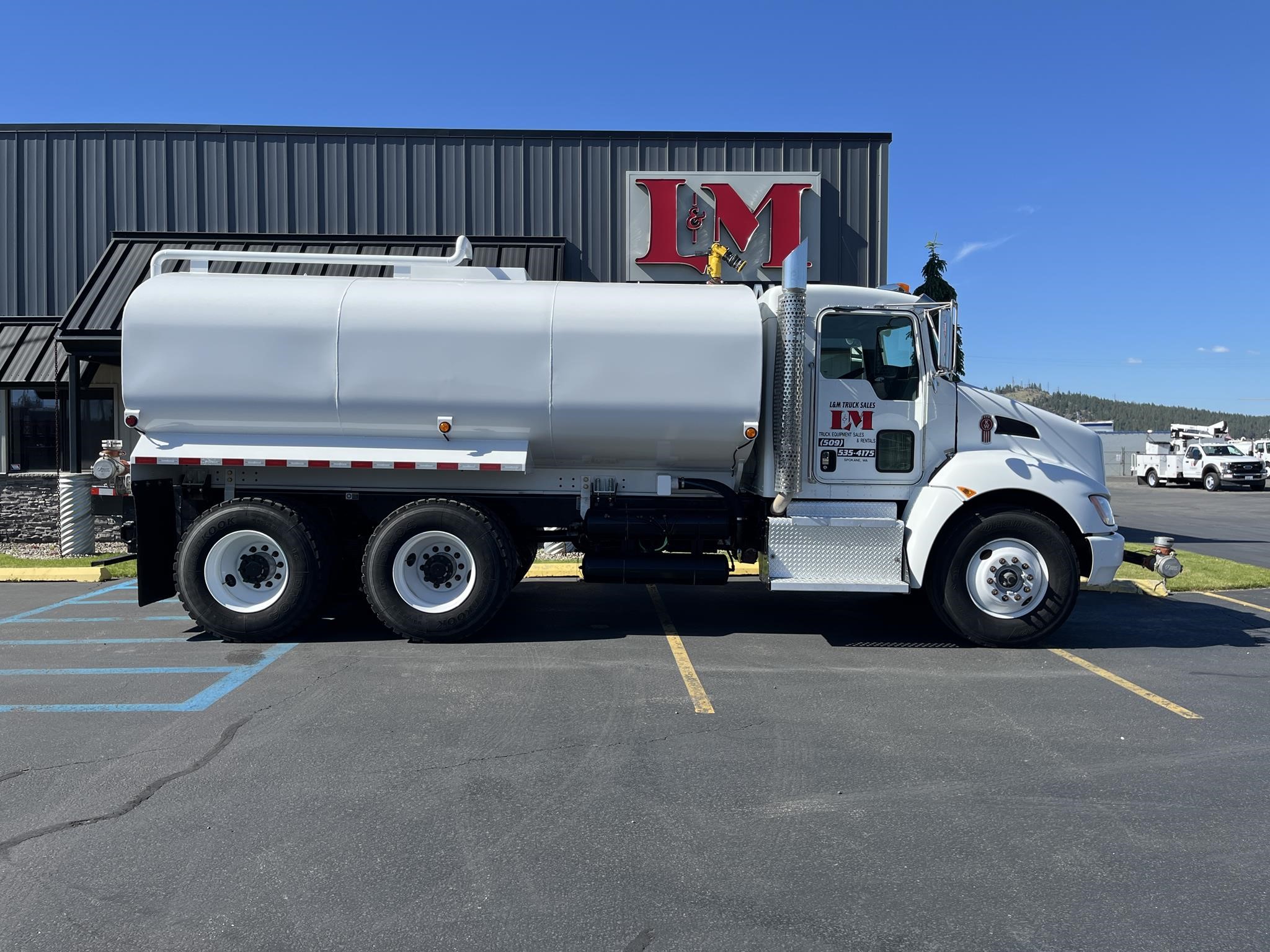 2014 KENWORTH T370 - image 2 of 6