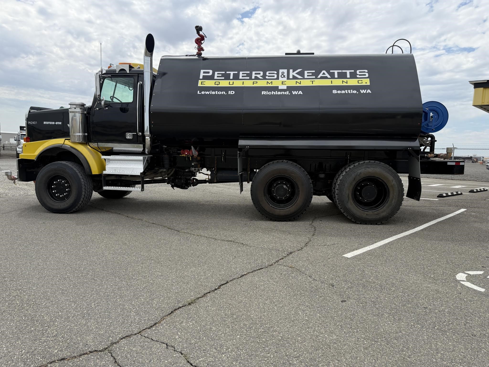 1999 WESTERN STAR 4964SX - image 2 of 6